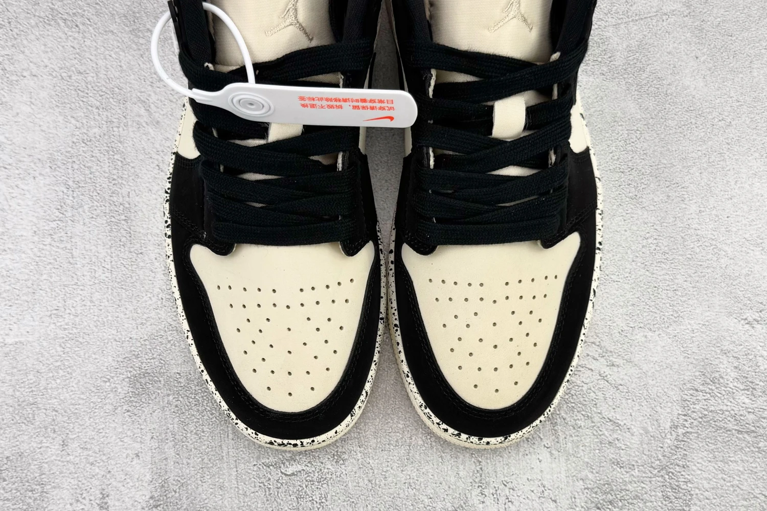 Air Jordan Low Panda Speckle
