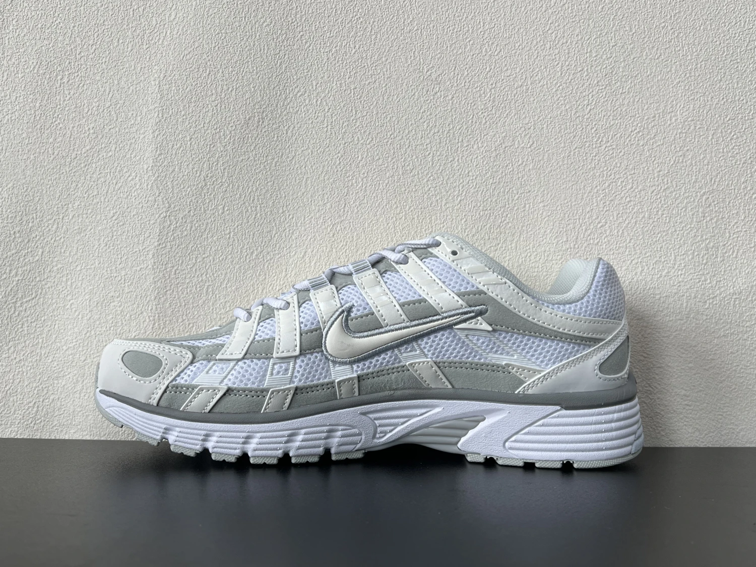 Nike P-6000 White Grey Running Sneakers – Retro Lifestyle Sports Shoes