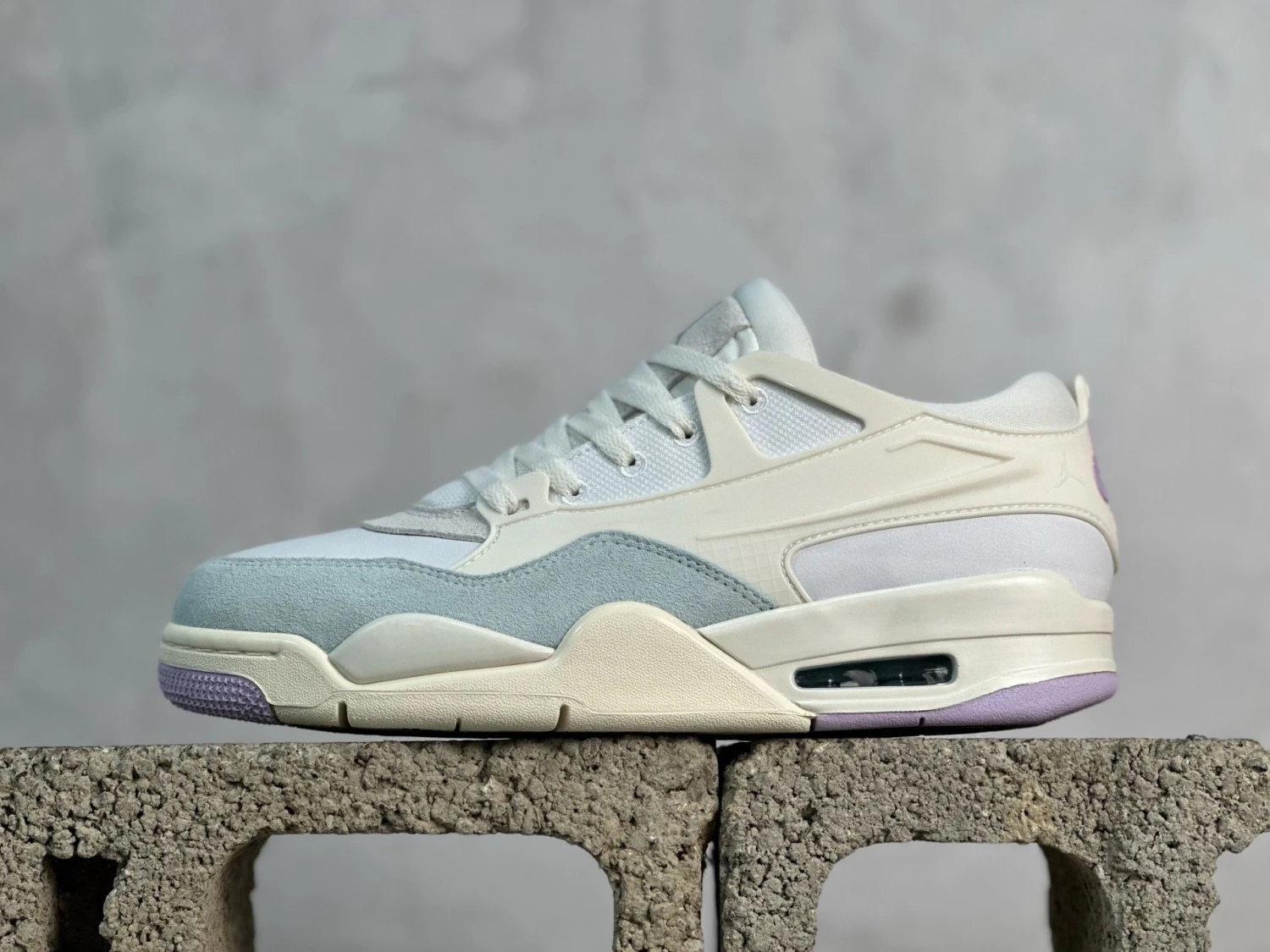 Jordan Low Mint Frost Sneaker