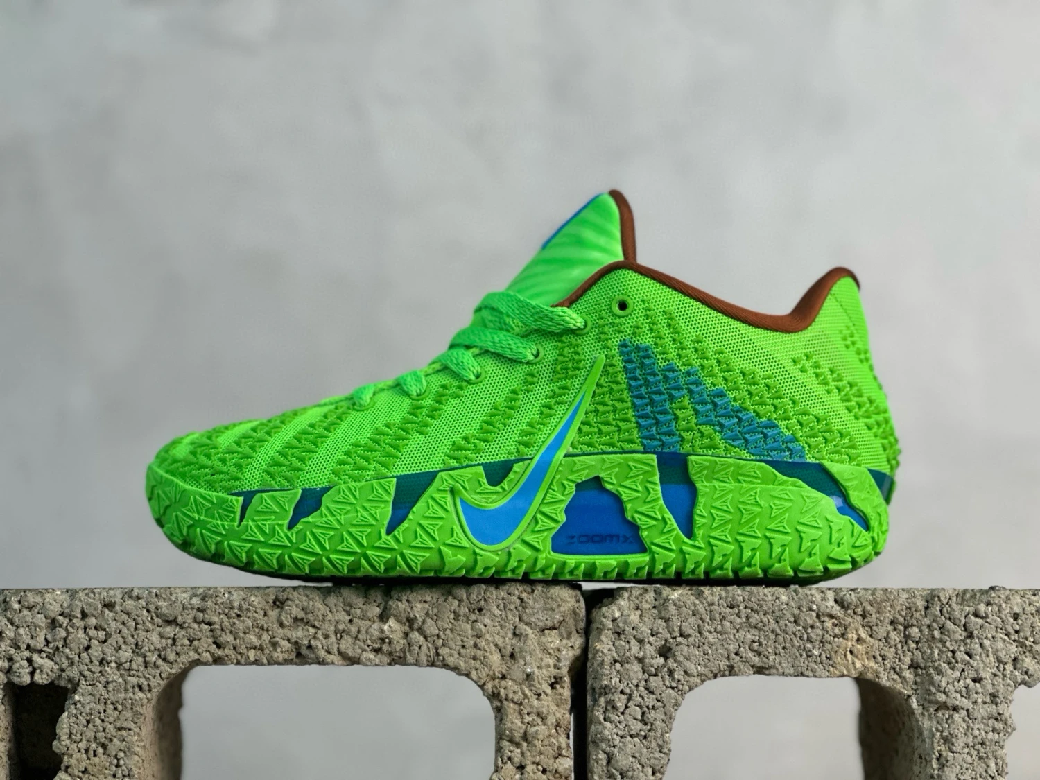 Nike Kyrie Low Basketball Shoes – Neon Green/Blue