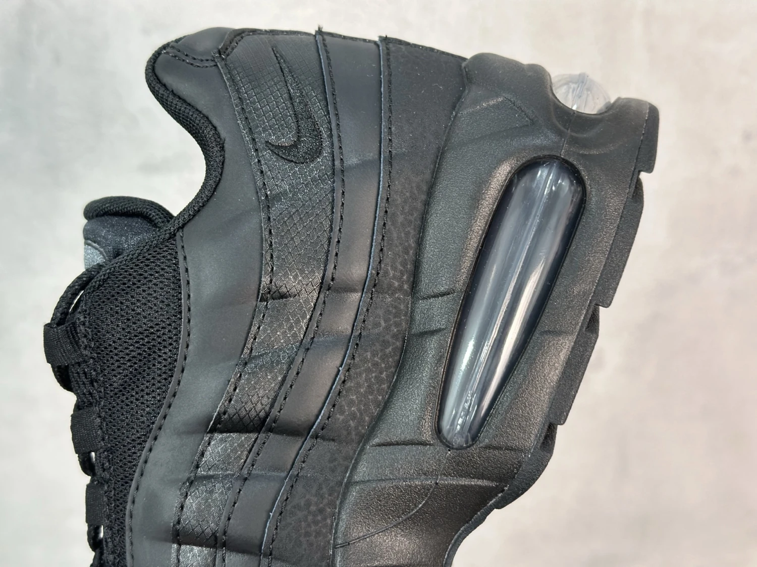 Nike Air Max 95 Sneakers – Triple Black