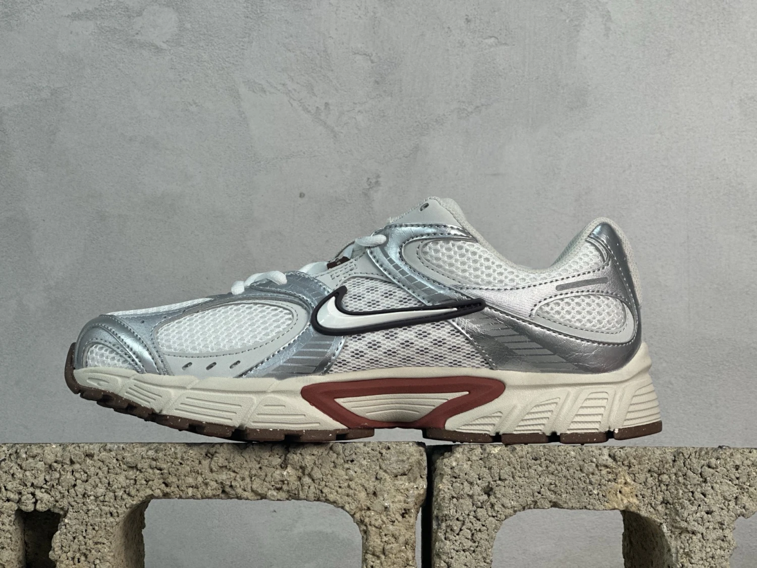 Nike Air Max Moto 2K – White, Metallic Silver & Mocha Brown