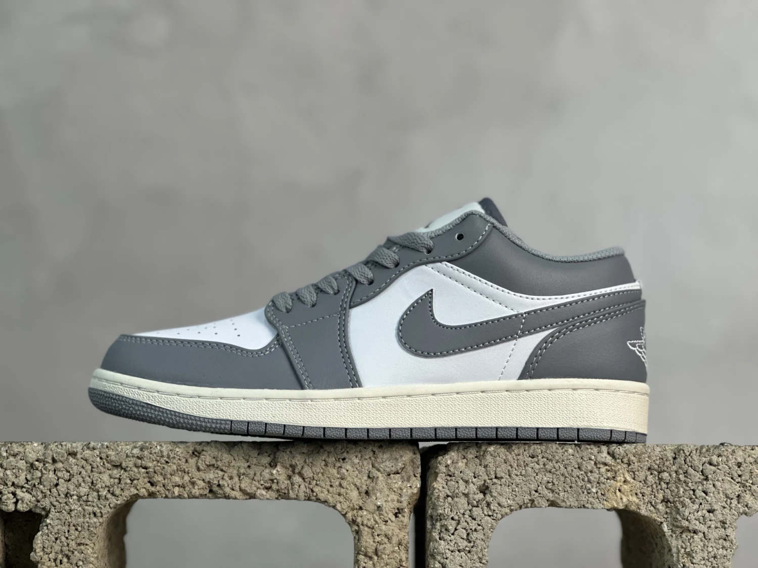 Air Jordan Low – Grey White Edition