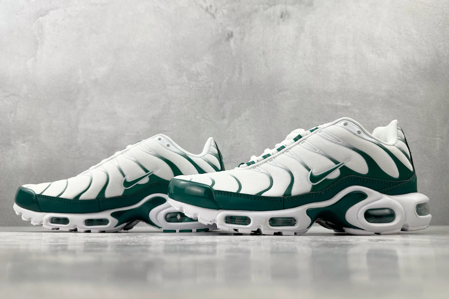 Nike Air Max Plus TN x Lacoste – White / Forest Green