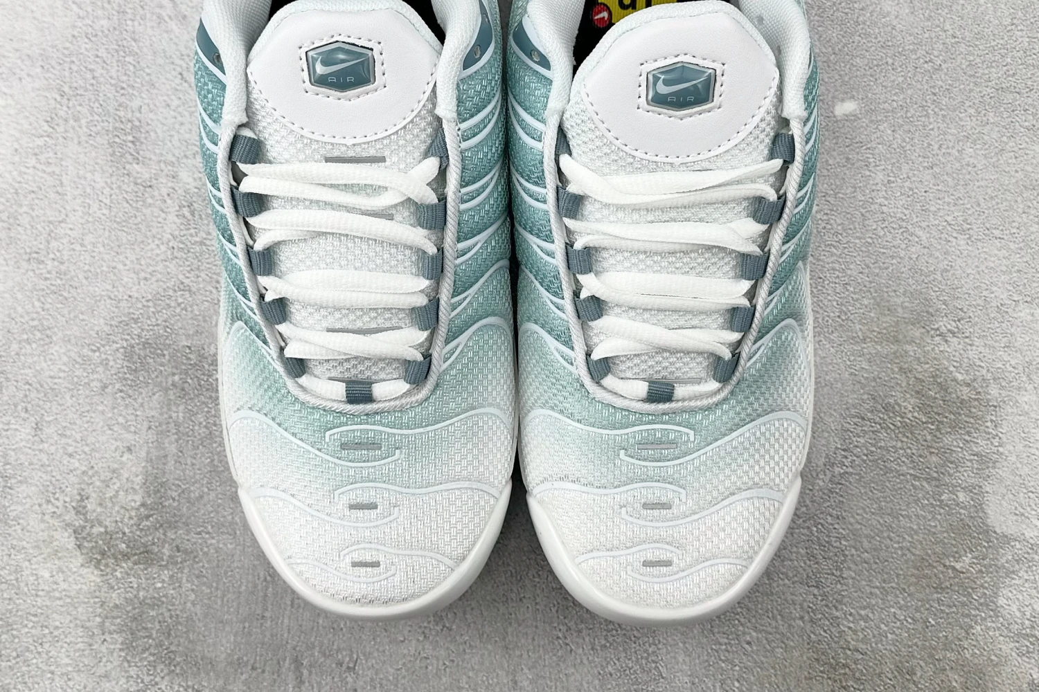 Nike Air Max Plus TN – White / Ice Mint