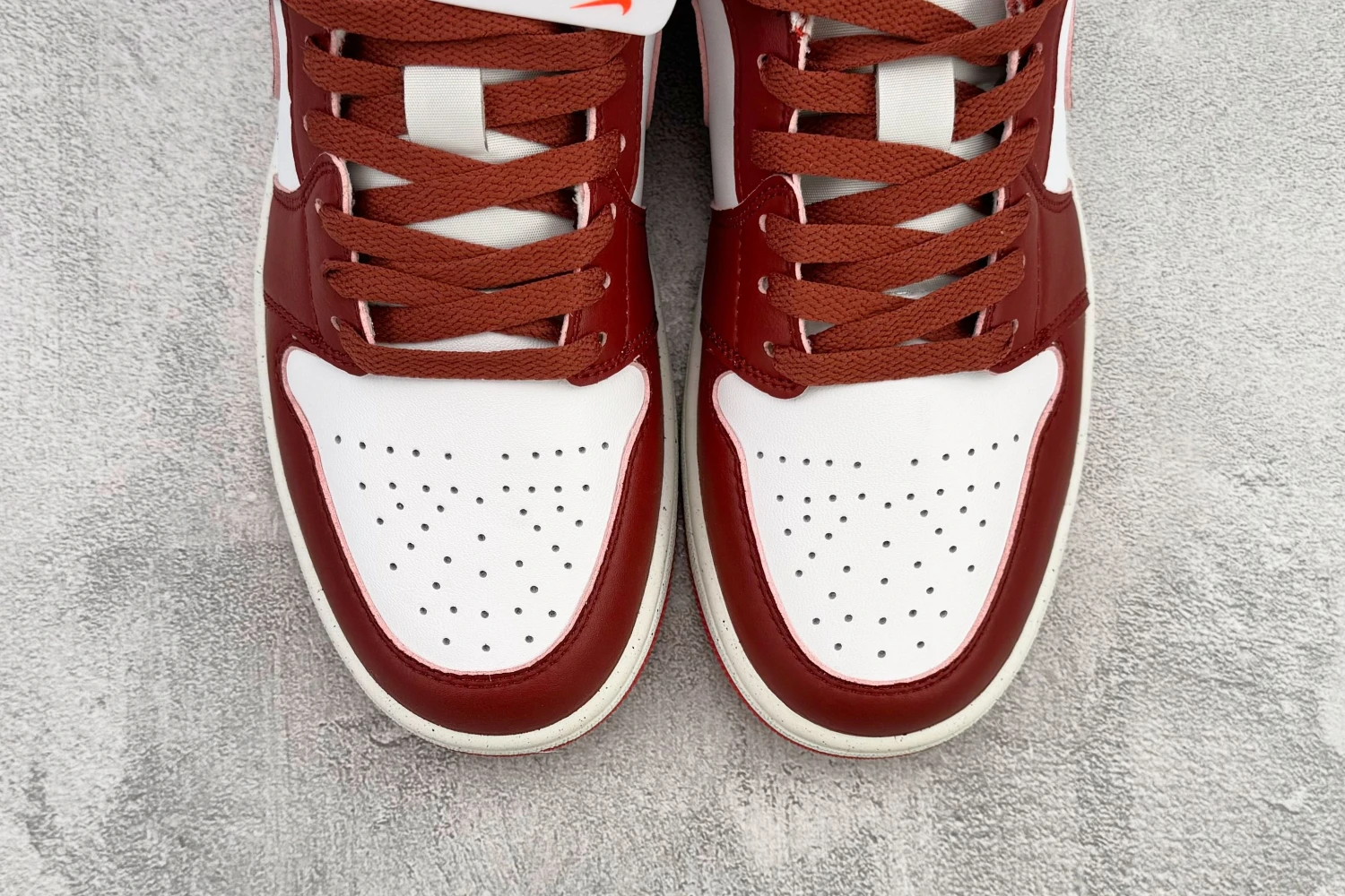 Air Jordan Low Varsity Red