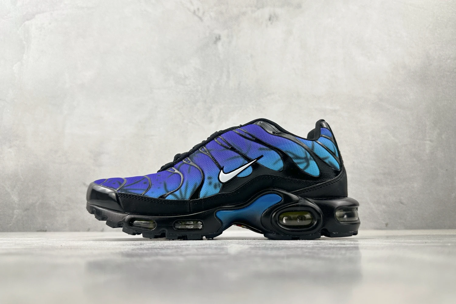 Nike Air Max Plus TN – Purple / Blue / Pink Gradient