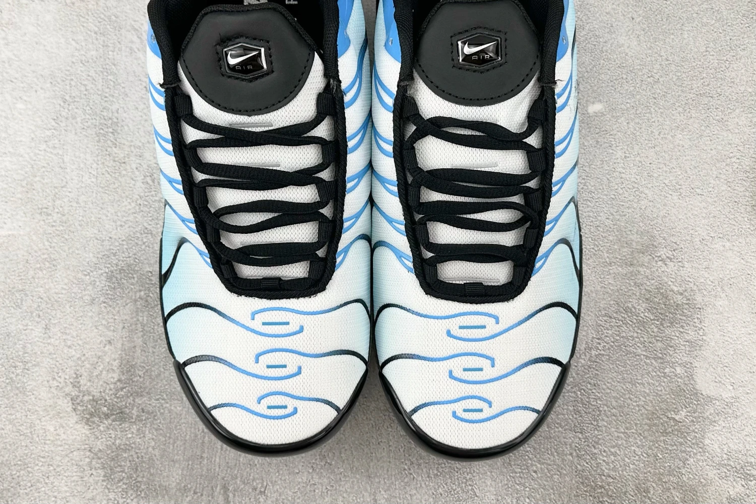 Nike Air Max Plus TN – White / Sky Blue / Black