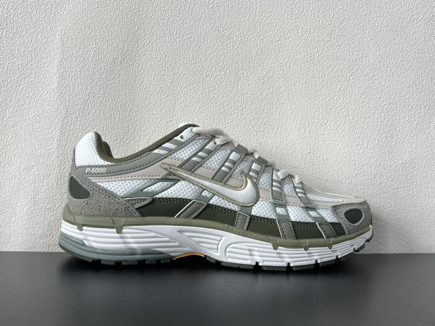 Nike P-6000 Olive Green White Running Sneakers – Retro Performance Lifestyle Shoes