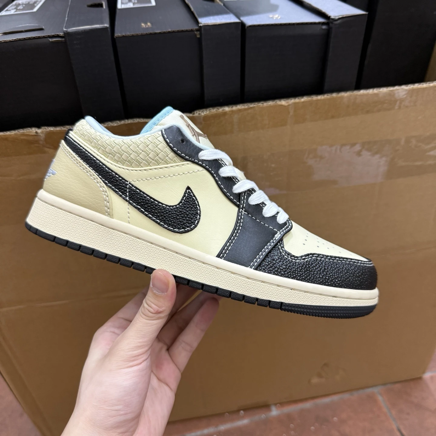 Air Jordan Low – Cream & Black Contrast Edition