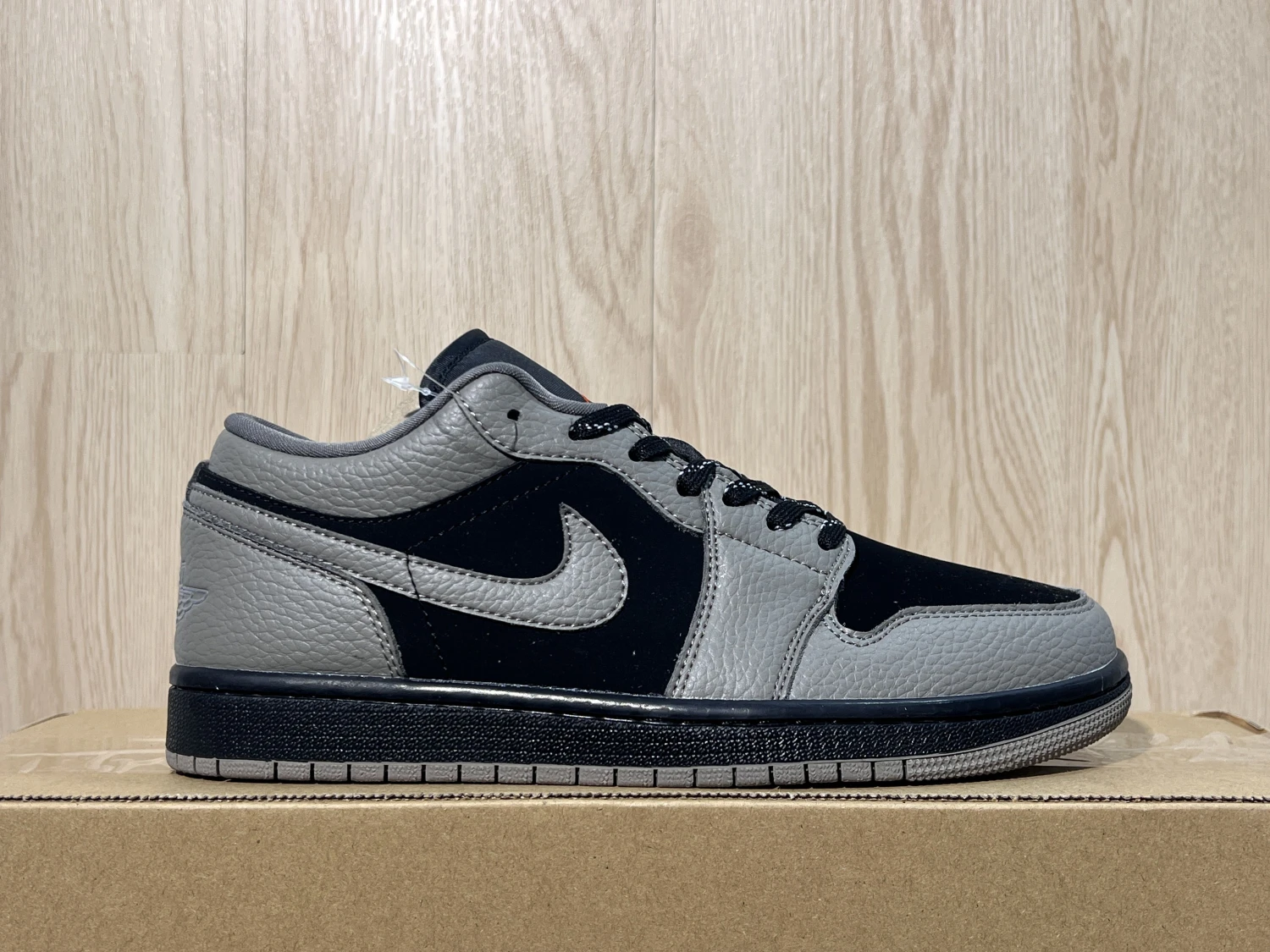 Air Jordan 1 Low Shadow Grey Sneaker – Classic Streetwear Edition
