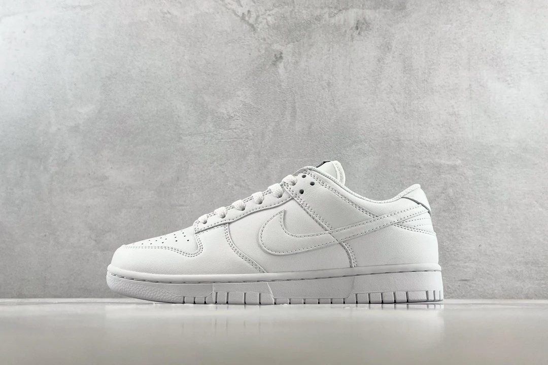 Nike Air Jordan 1 Low – Triple White