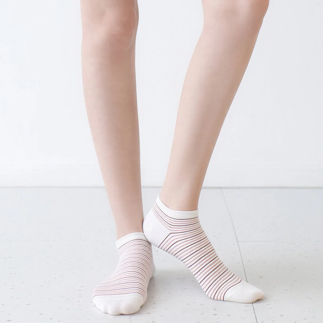 5 Pairs of Cute Cotton Ankle Socks for Women - Elegant & Fun Designs