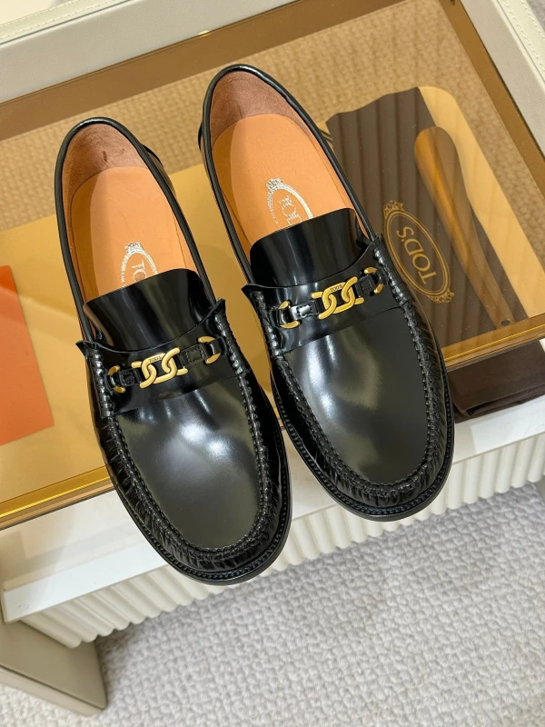 High-Shine Glossy Black Tod's Men's Leather Chain Loafers