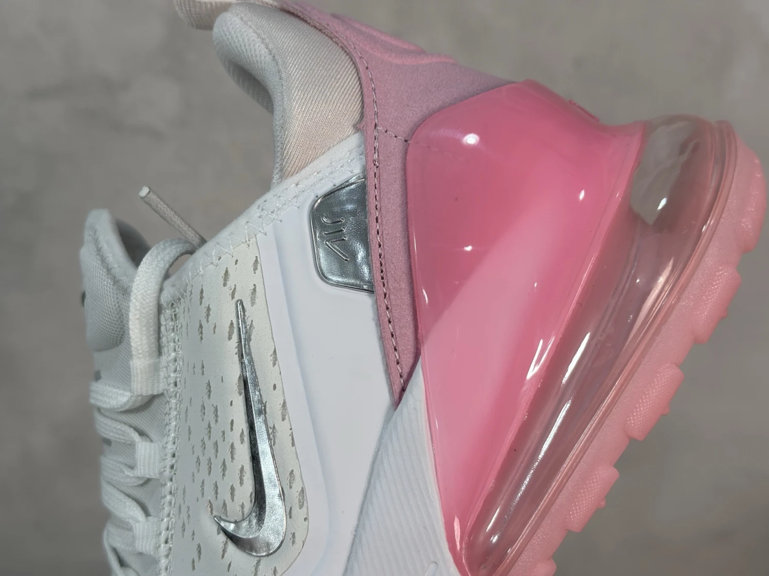Nike Air Max 270 – White, Metallic Silver & Soft Pink
