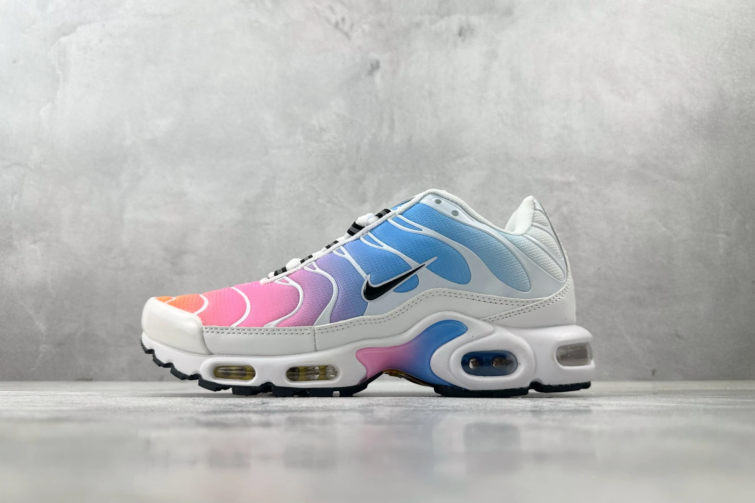 Nike Air Max Plus TN – Sky Blue / Lavender / Pink / Orange Gradient