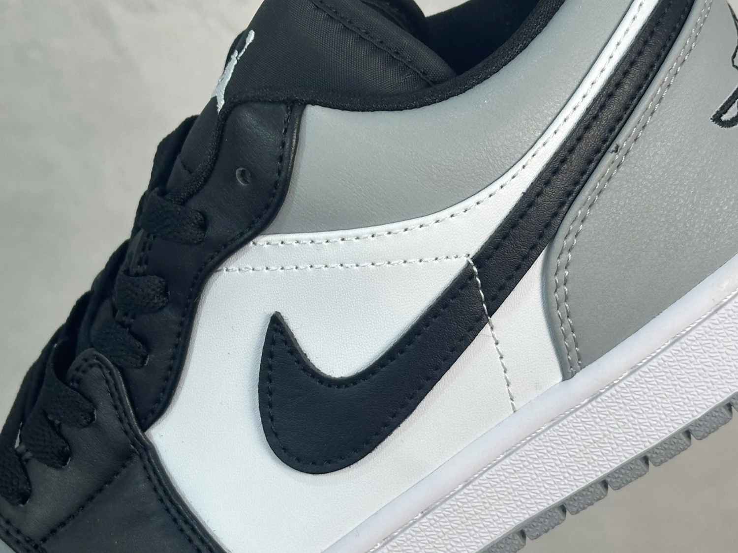 Air Jordan Low – Cool Grey Edition