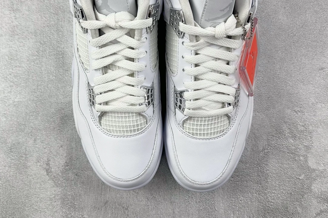 Air Jordan 4 Retro – Triple White Sneakers