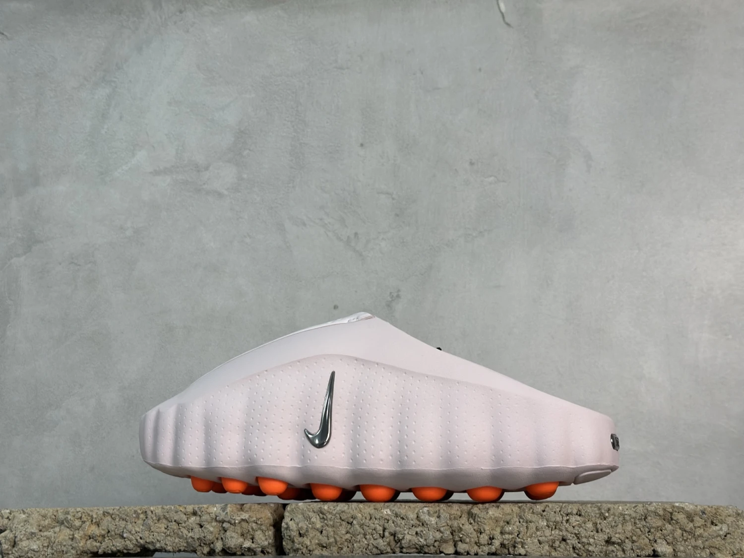 Nike Calm Slides – Blush Pink