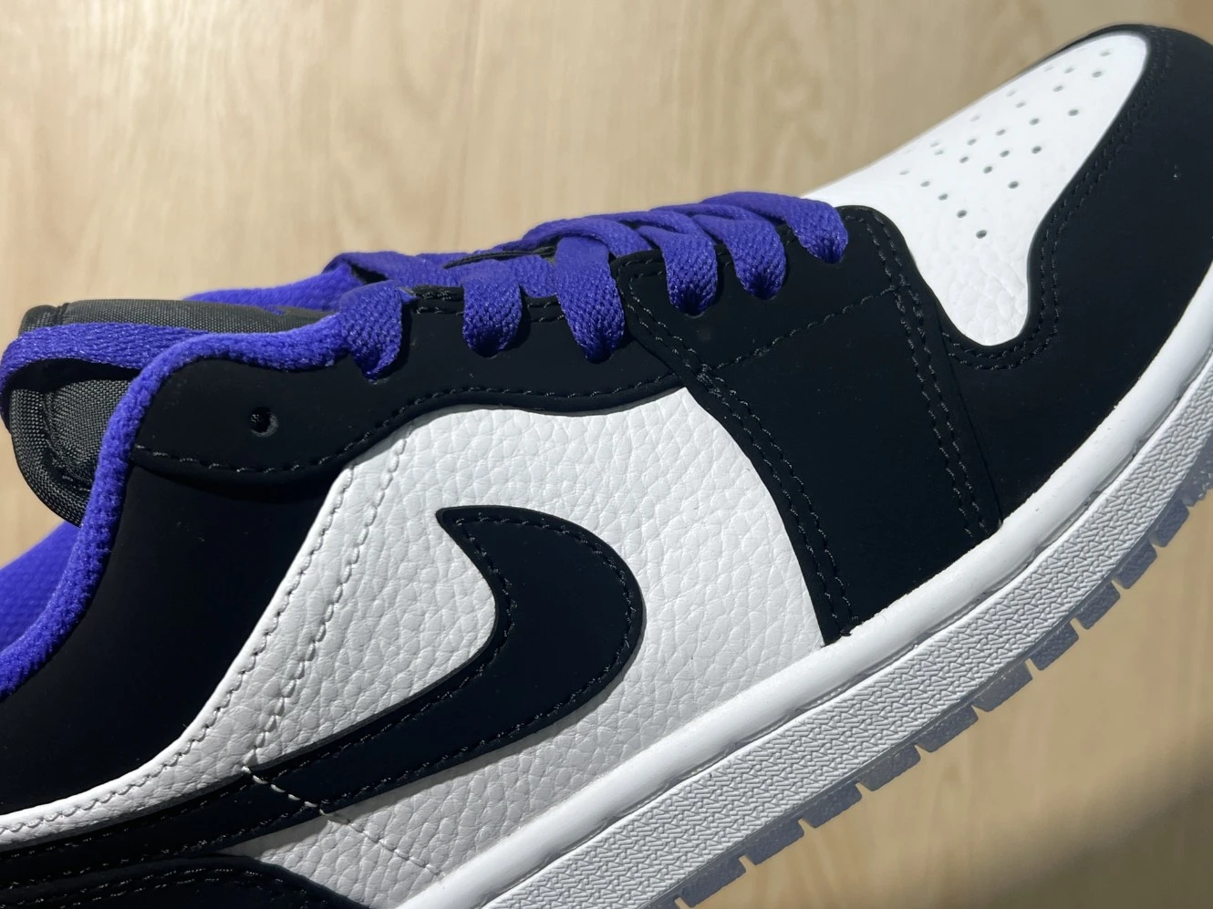Nike Black, White & Purple Low-Top Retro Basketball Sneakers – Premium Streetwear Casual Shoes