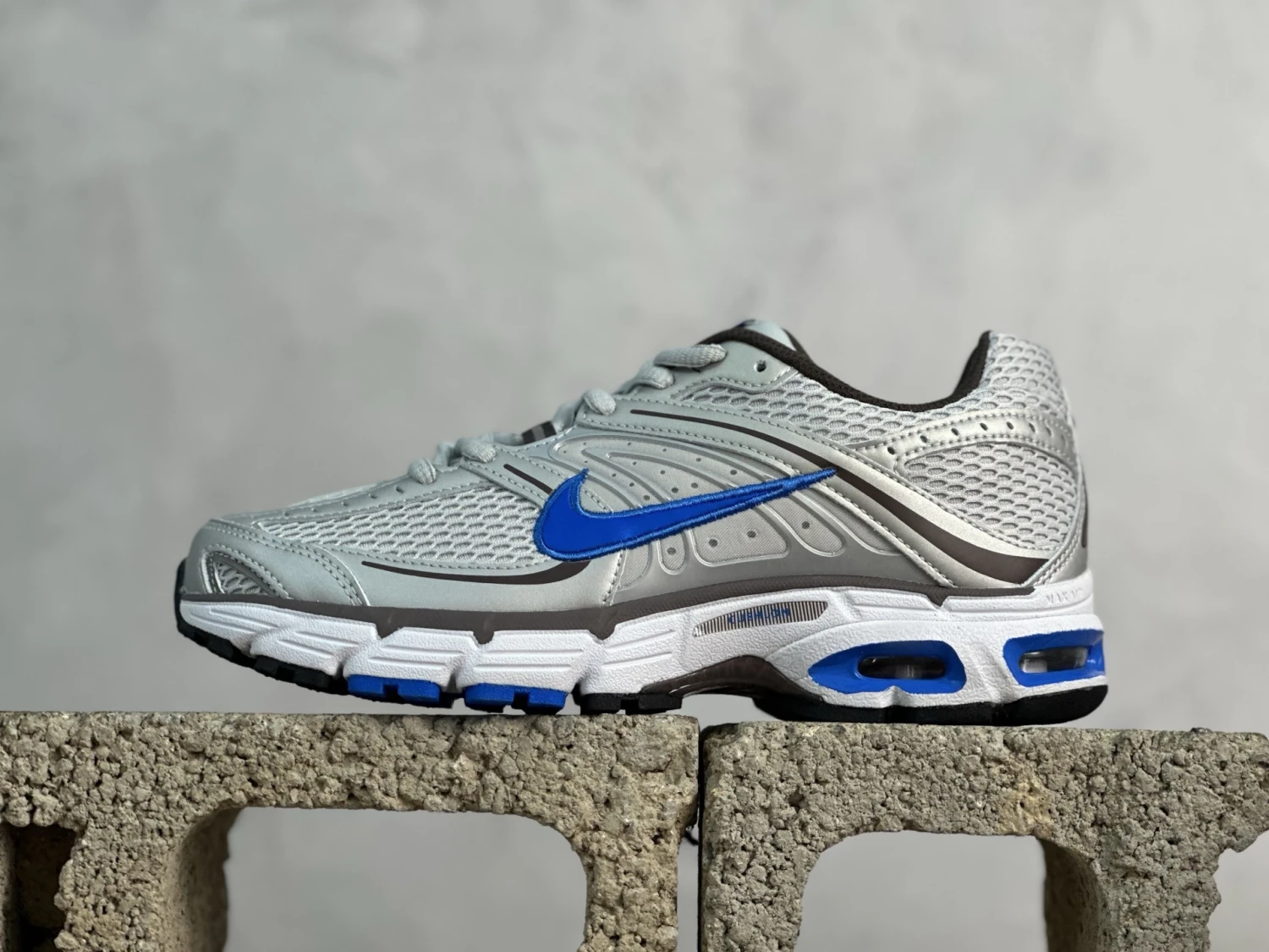 Nike Air Max Moto 2K – Silver, Royal Blue & White