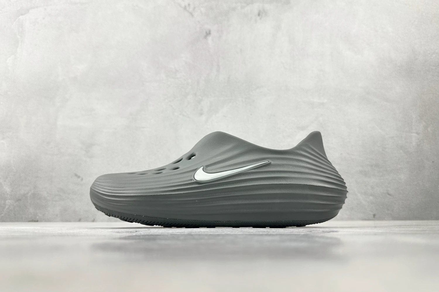 Nike Calm Mule – Cool Grey