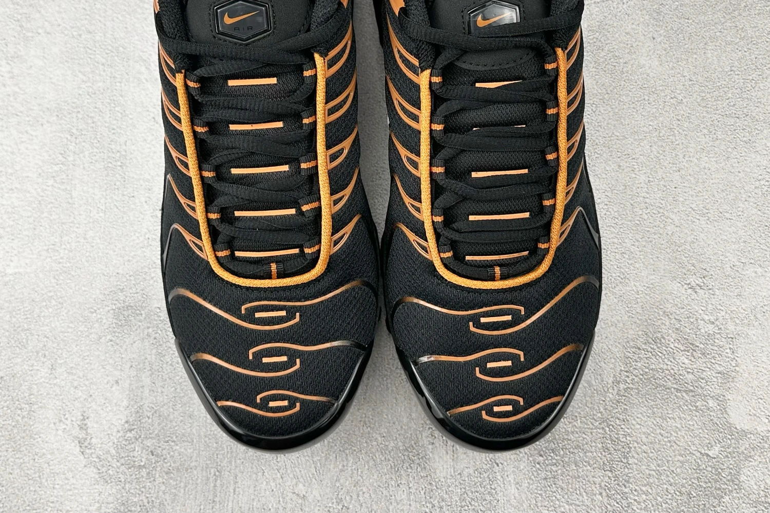Nike Air Max Plus TN – Black & Copper Bronze