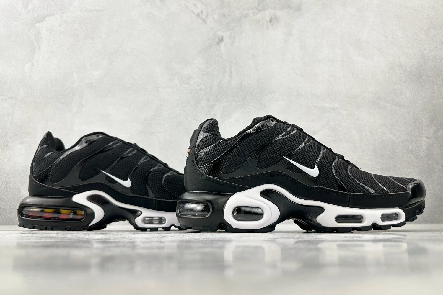 Nike Air Max Plus TN Triple Black White Running Sneakers