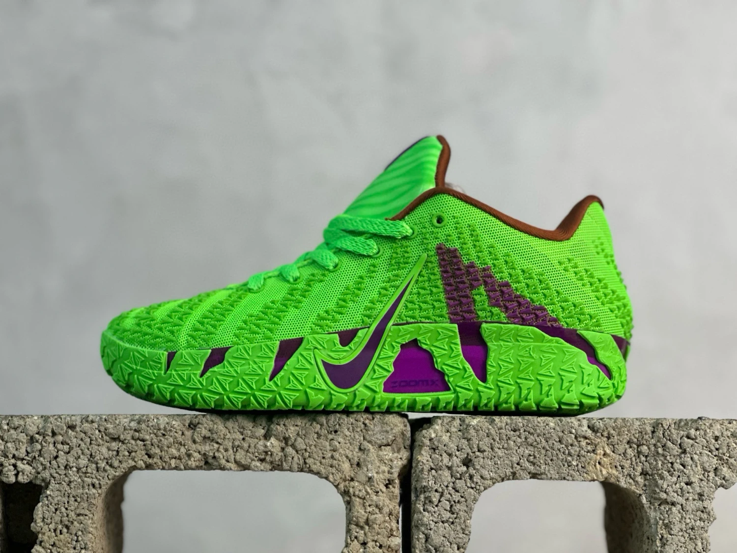 Nike Kyrie Low Basketball Shoes – Neon Green/Purple