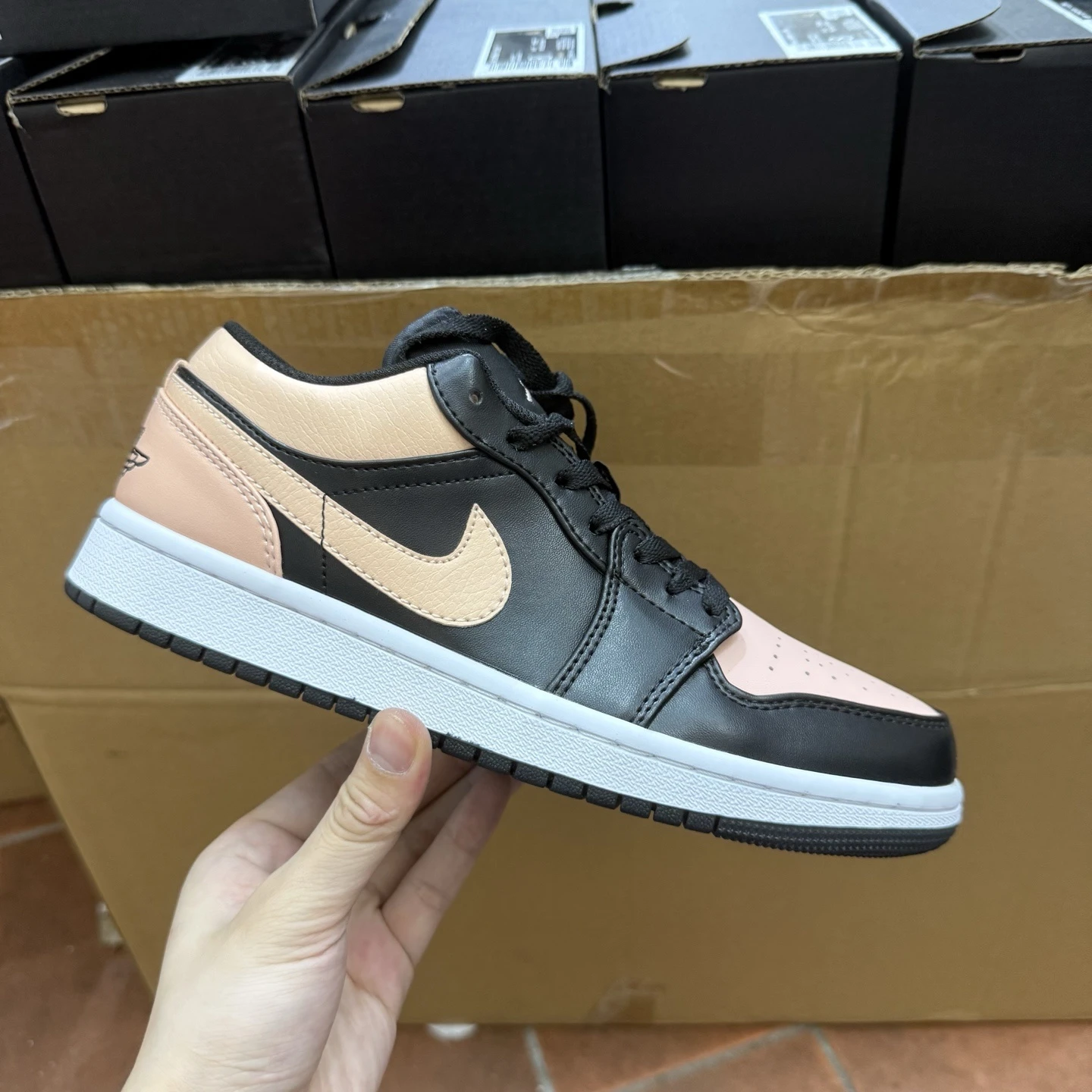 Air Jordan Low – Peach Blossom Edition