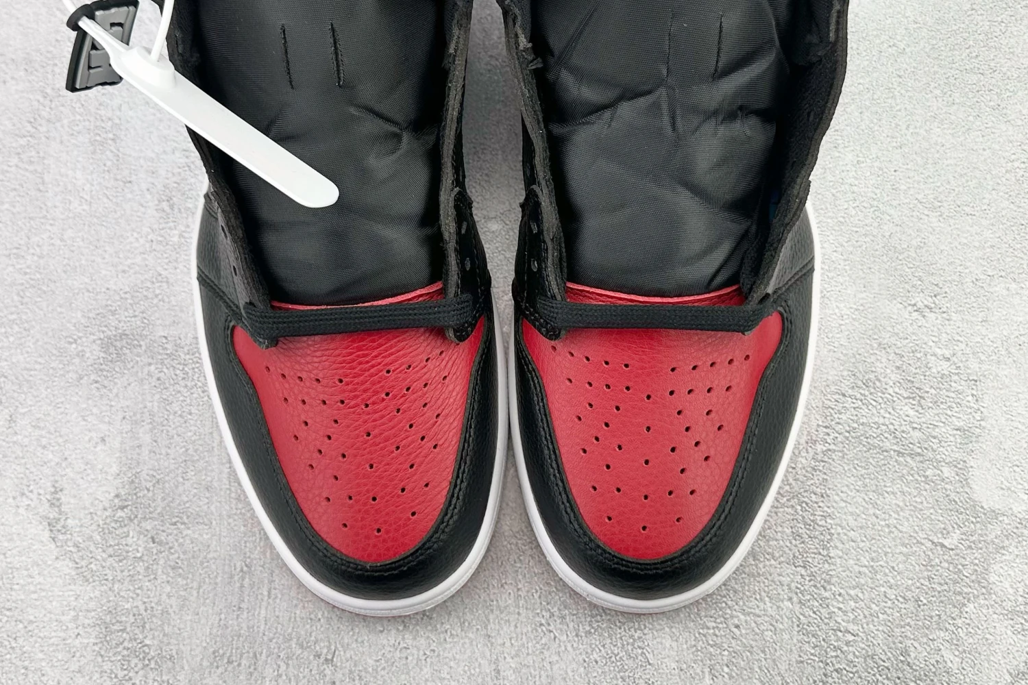 Nike Air Jordan 1 High Bred Toe Sneaker
