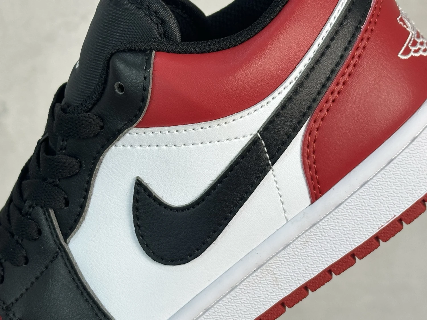 Air Jordan Low – Red & Black Heritage Edition
