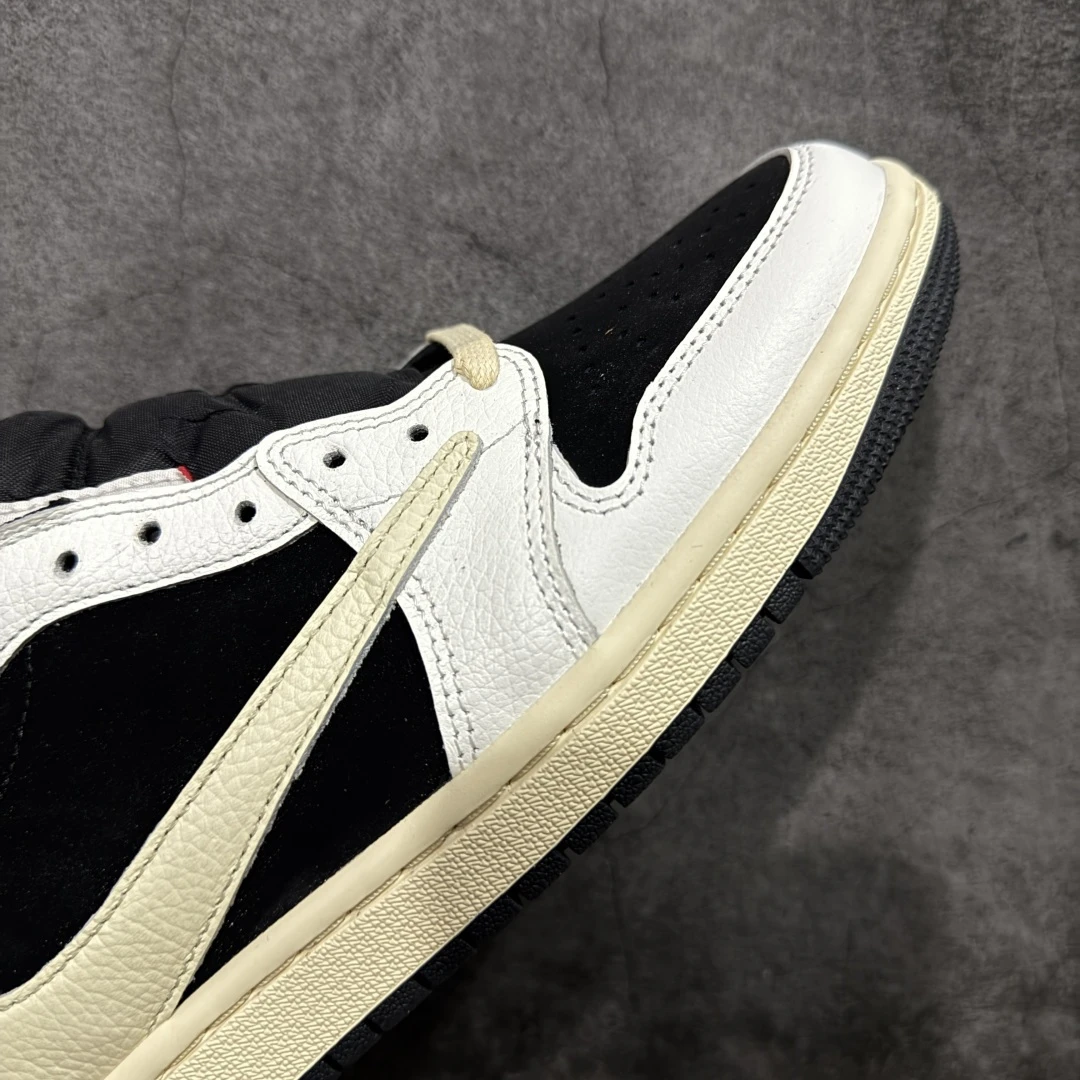 Nike Air Vintage Black & White