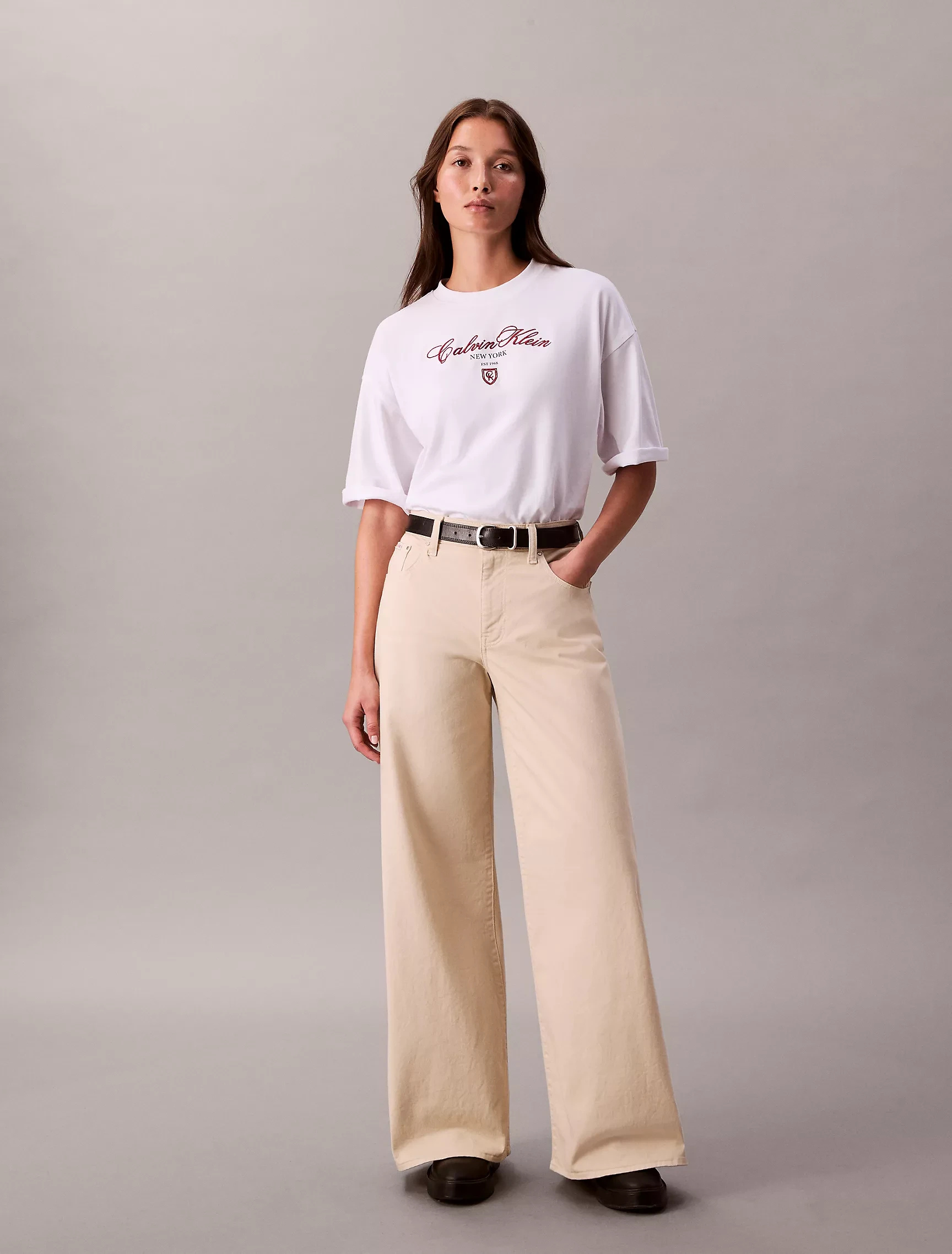 Calvin Klein Jeans Women’s Script Logo Relaxed White T-Shirt