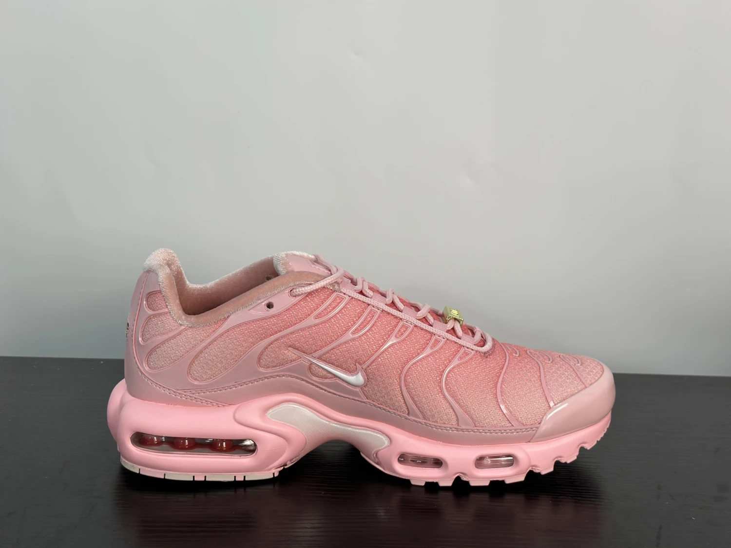 Nike Air Max Plus TN Sneakers – Pink