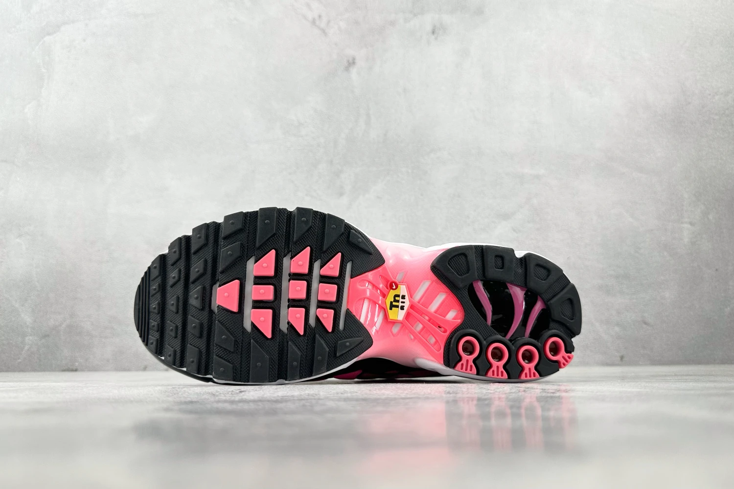 Nike Air Max Plus TN Pink Fade Women's Sneakers