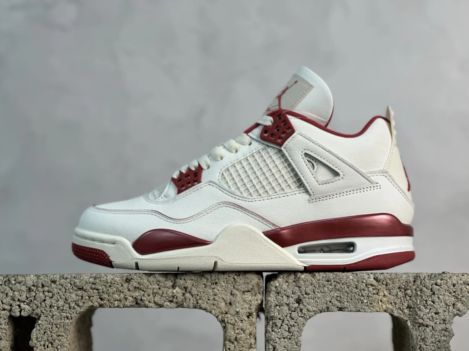 Jordan Premium White & Red Sneaker