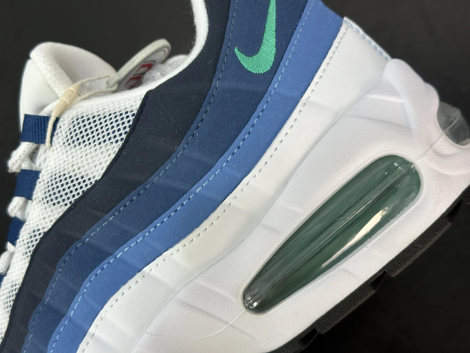 Nike Air Max 95 Sneakers – White / Navy Blue / Emerald Green