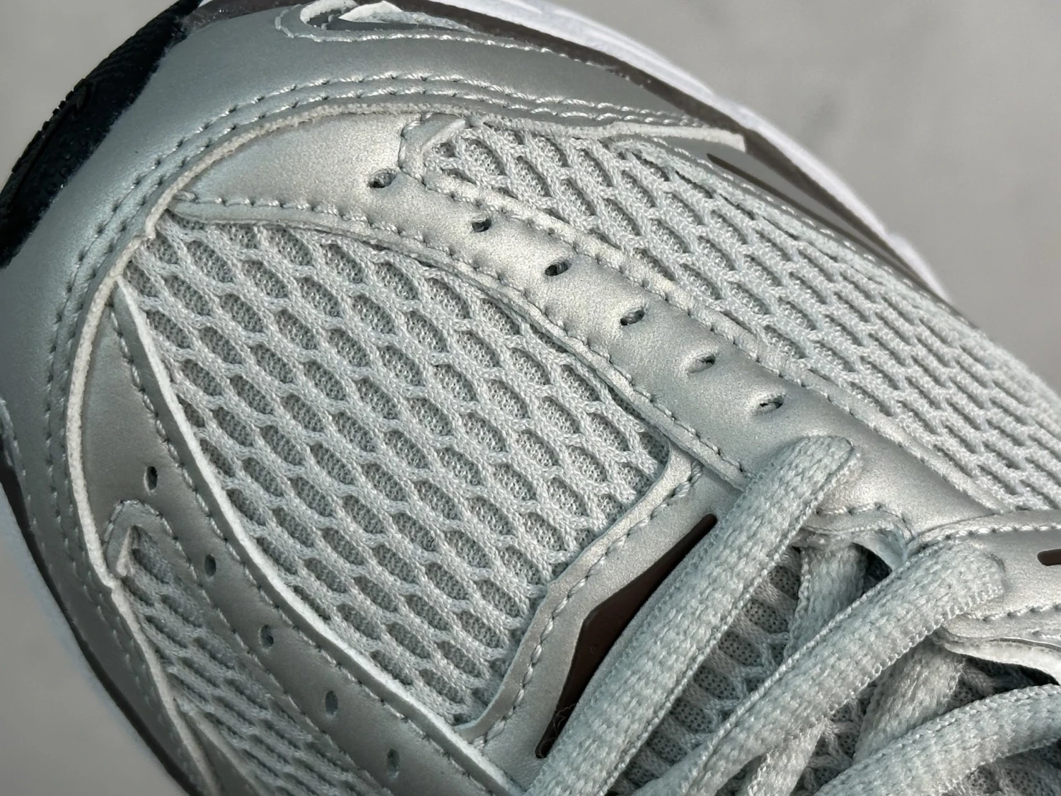 Nike Air Max Moto 2K – Silver, Royal Blue & White