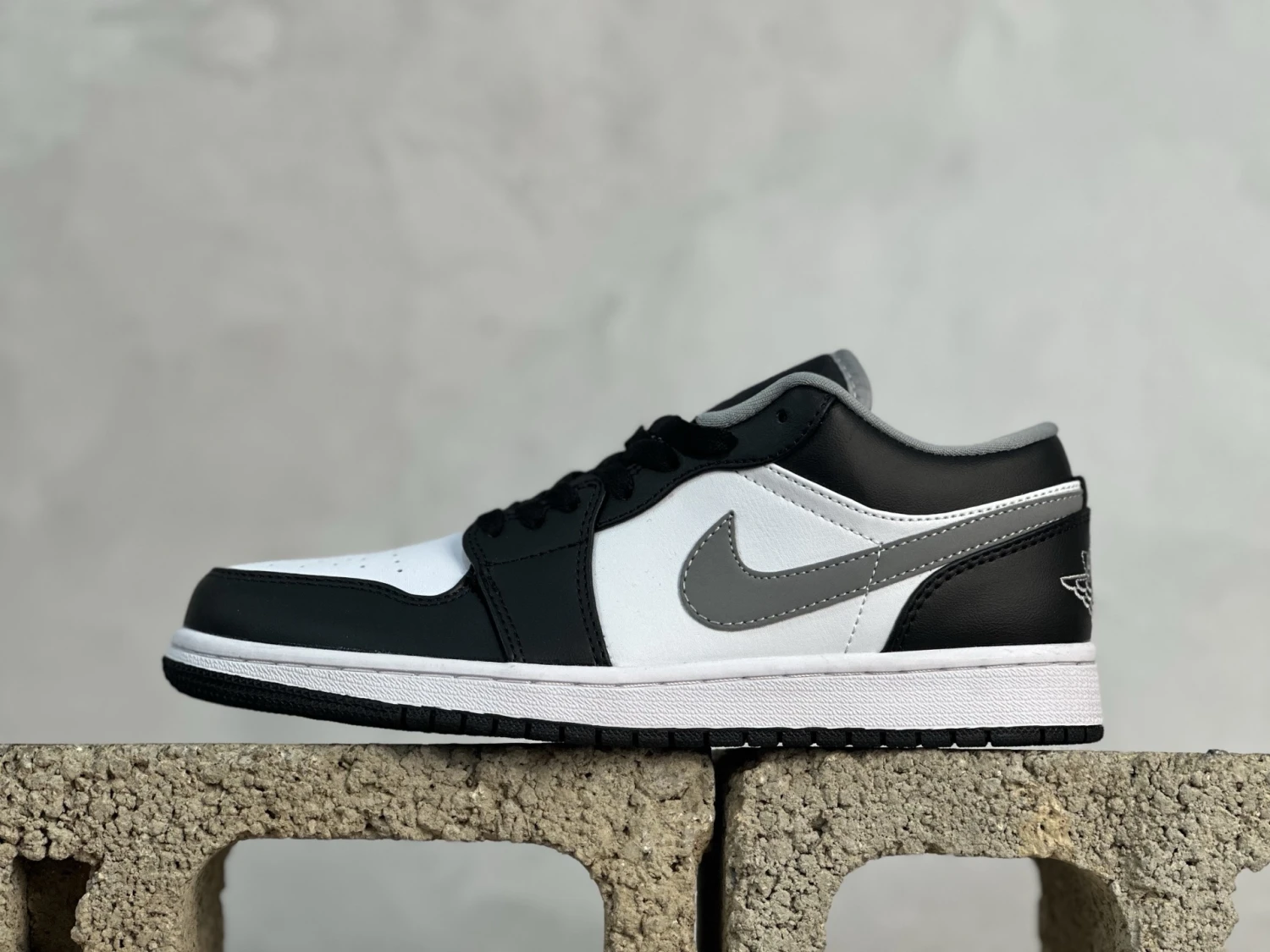 Air Jordan Low – Grey & White Edition