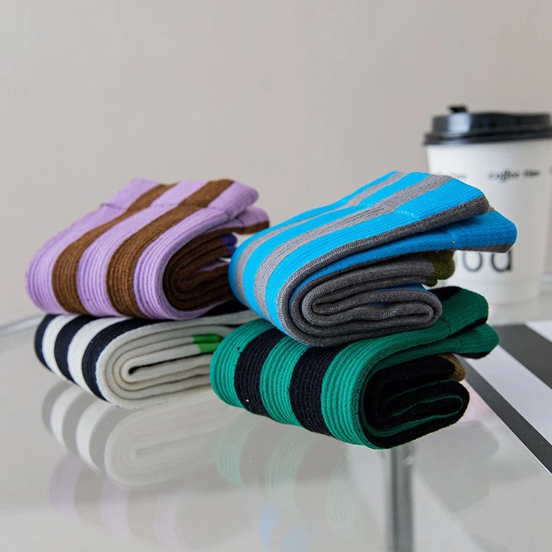 Unisex Vertical Stripe Mid-Calf Cotton Sports Socks