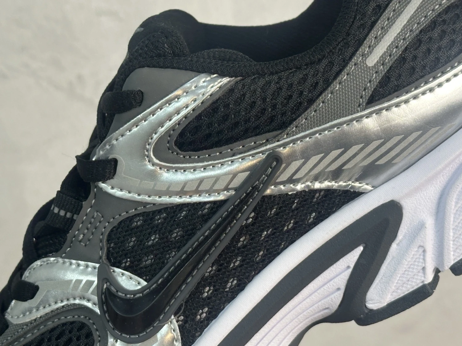 Nike Air Max Moto 2K – Black, Silver & White