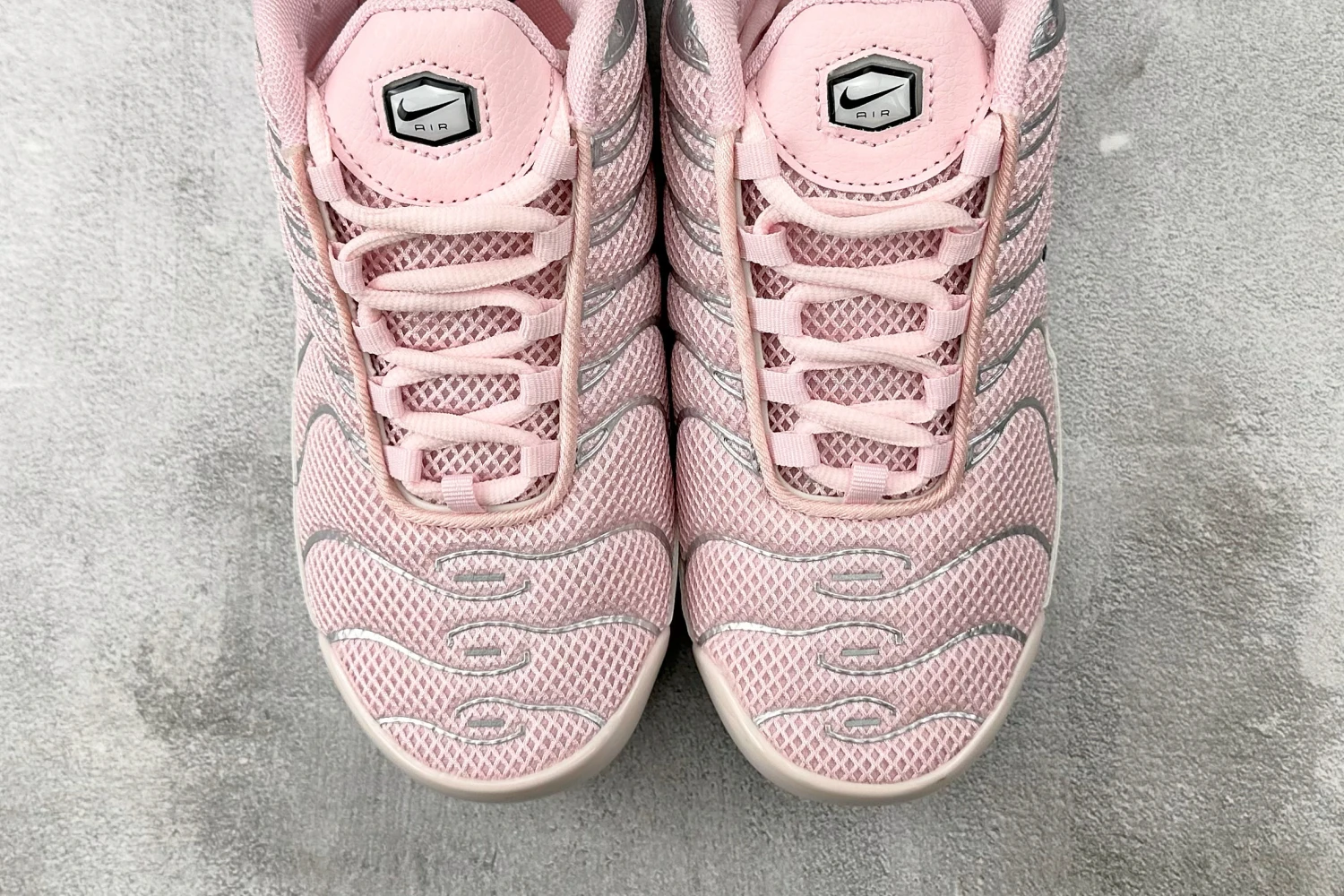 Nike Air Max Plus TN – Soft Pink / Silver