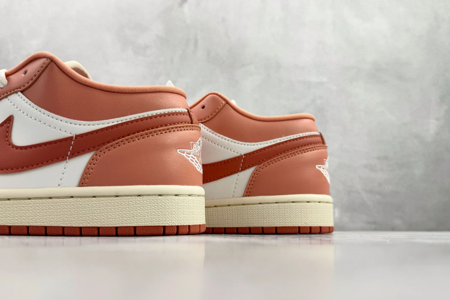 Nike Air Jordan Low White Pink