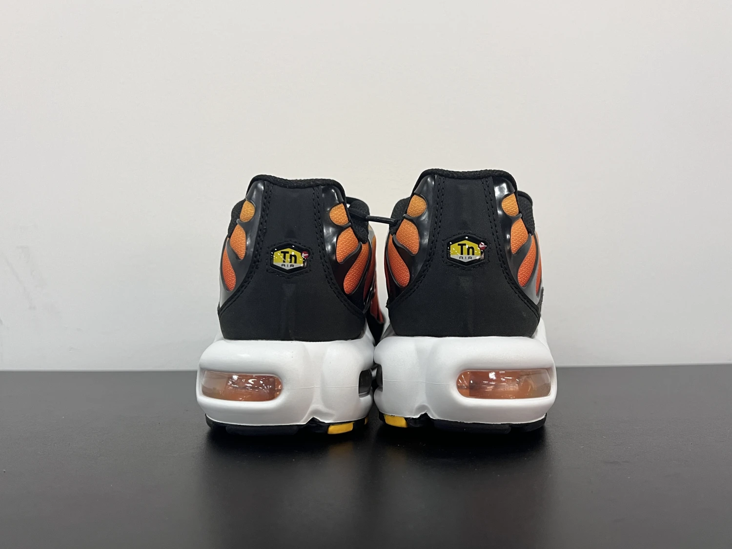 Nike Air Max Plus TN – Sunset Gold & Orange