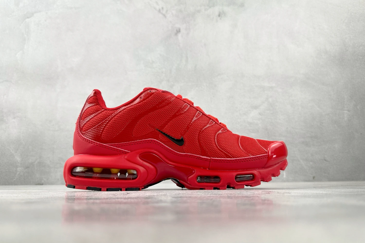 Nike Air Max Plus TN Triple Red Sneakers