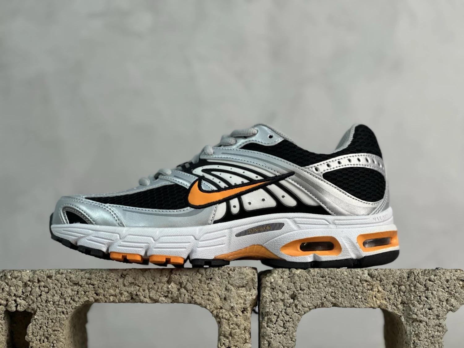 Nike Air Max Moto 2K – Black, Silver & Orange