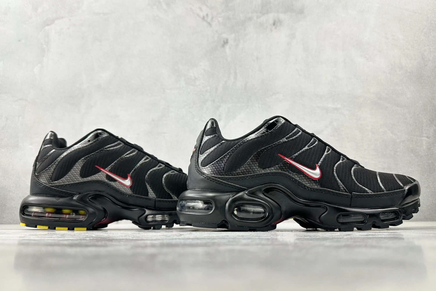 Nike Air Max Plus TN Black Carbon Red Running Sneakers