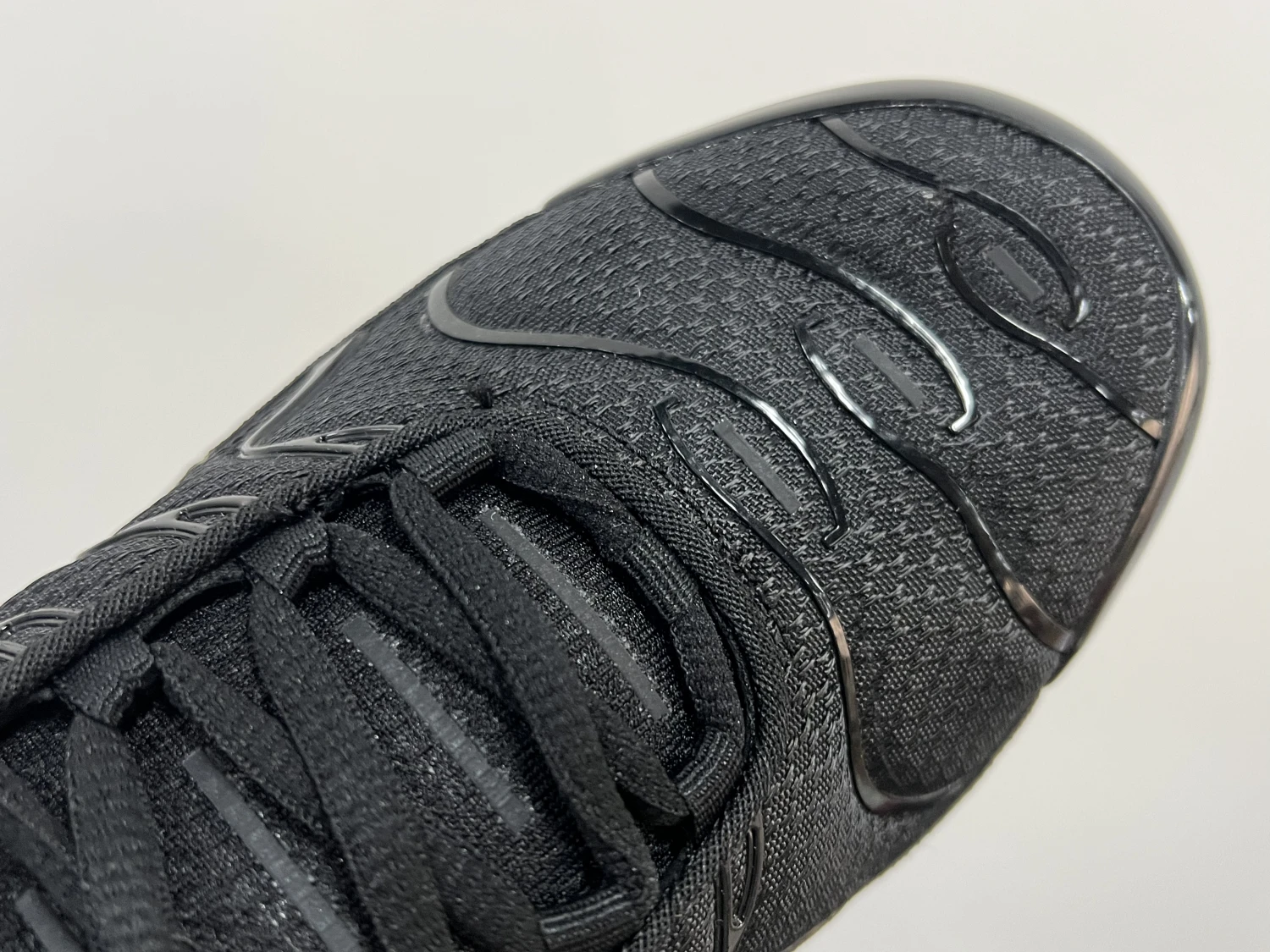 Nike Air Max Plus Neon Volt Sneakers – Premium Tuned Air Triple Black Shoes