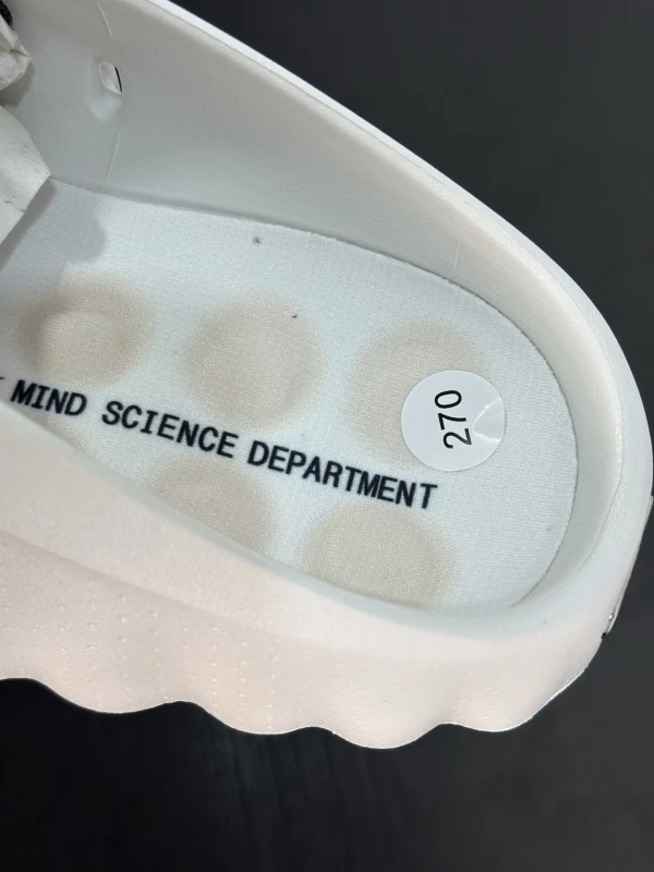 Nike Comfort Slides – Triple White